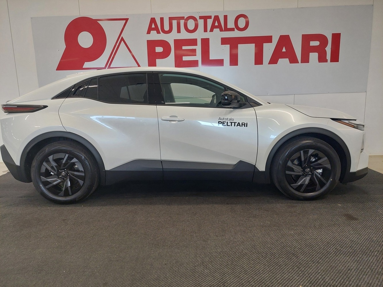 Toyota C-HR+ vaihtoauto