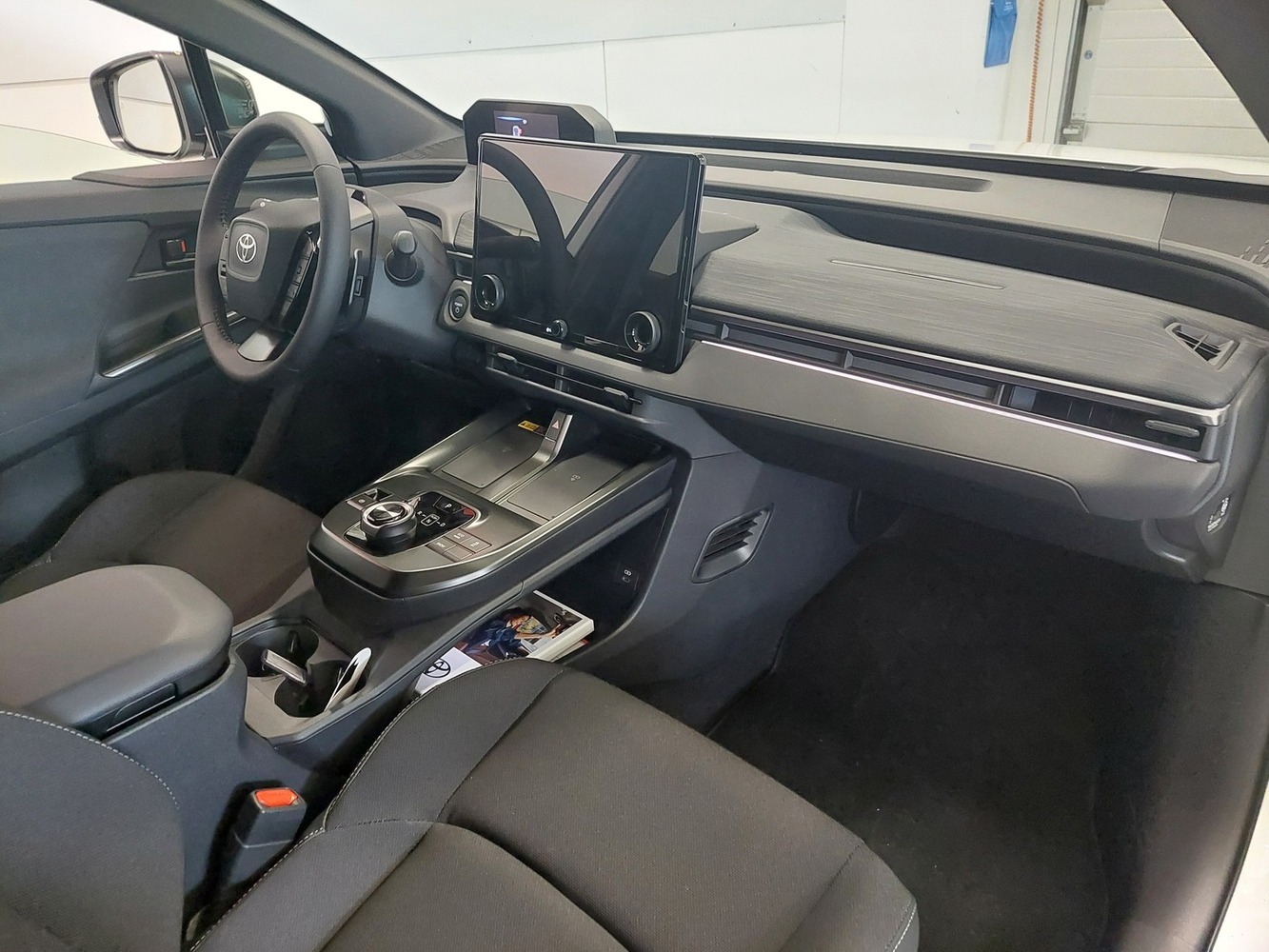Toyota C-HR+ vaihtoauto