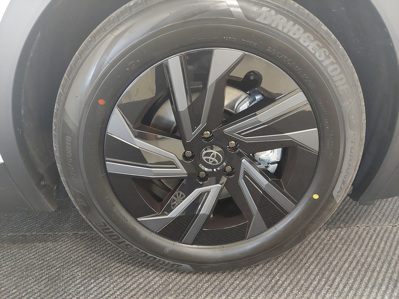 Toyota C-HR+ vaihtoauto