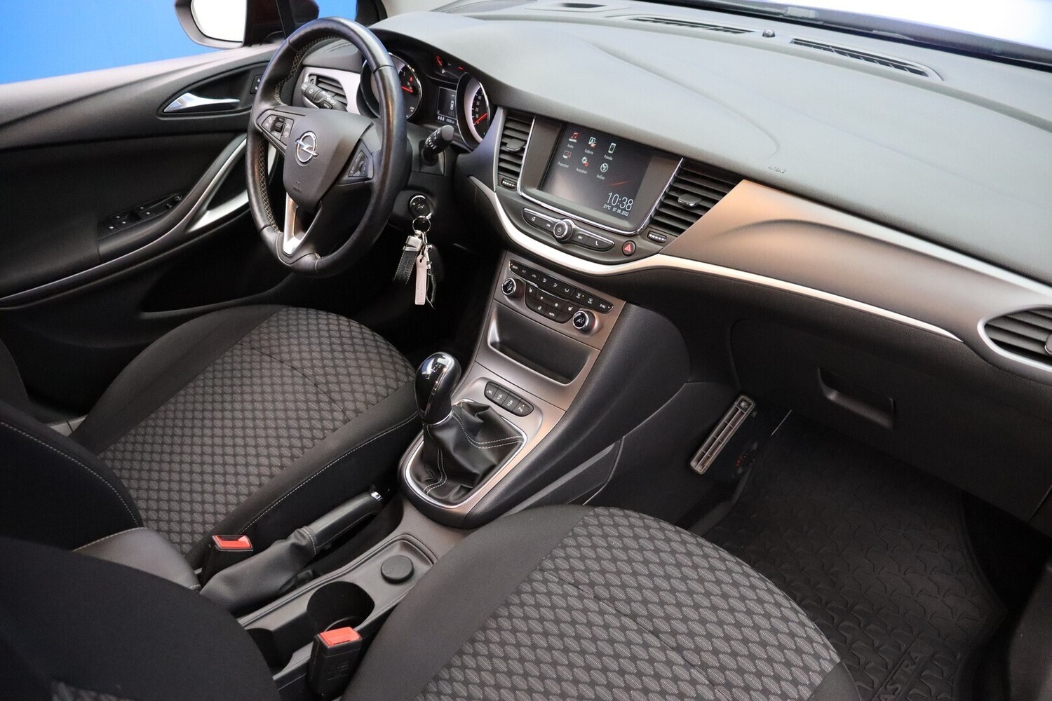 Opel Astra vaihtoauto