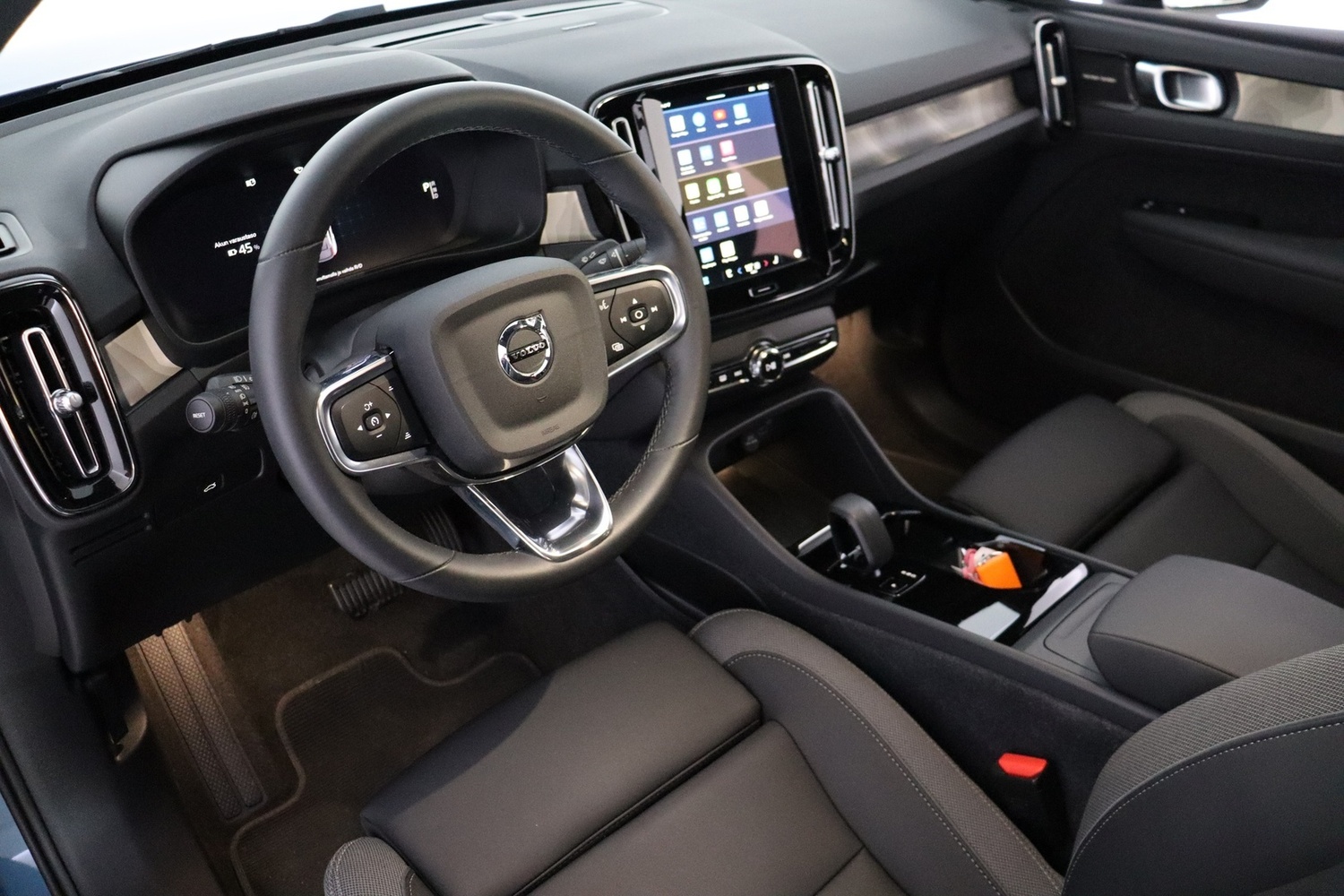 Volvo C40 vaihtoauto