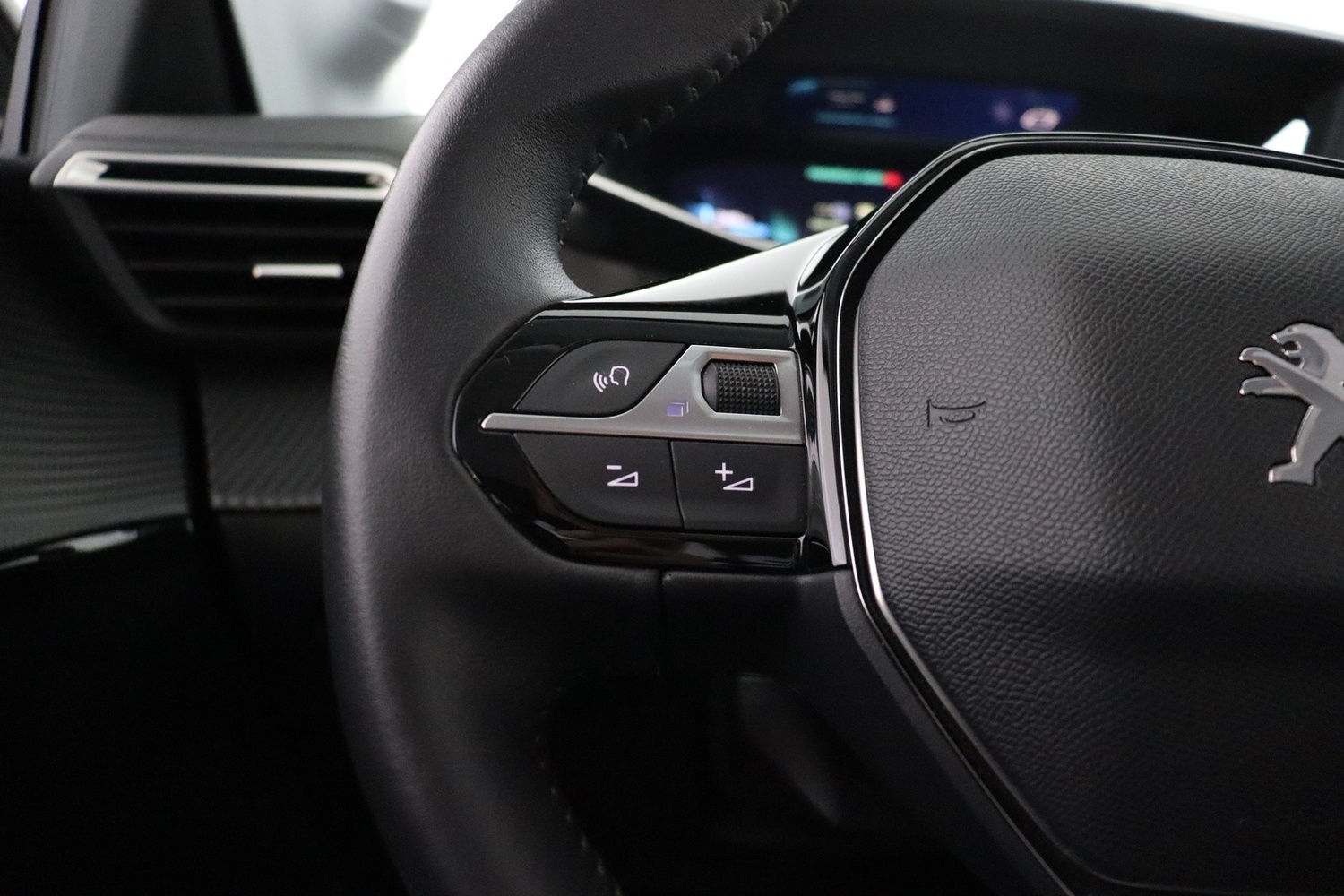 Peugeot e-208 vaihtoauto