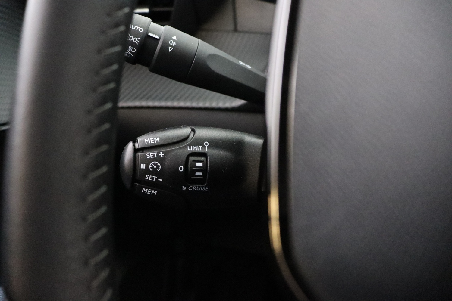 Peugeot e-208 vaihtoauto