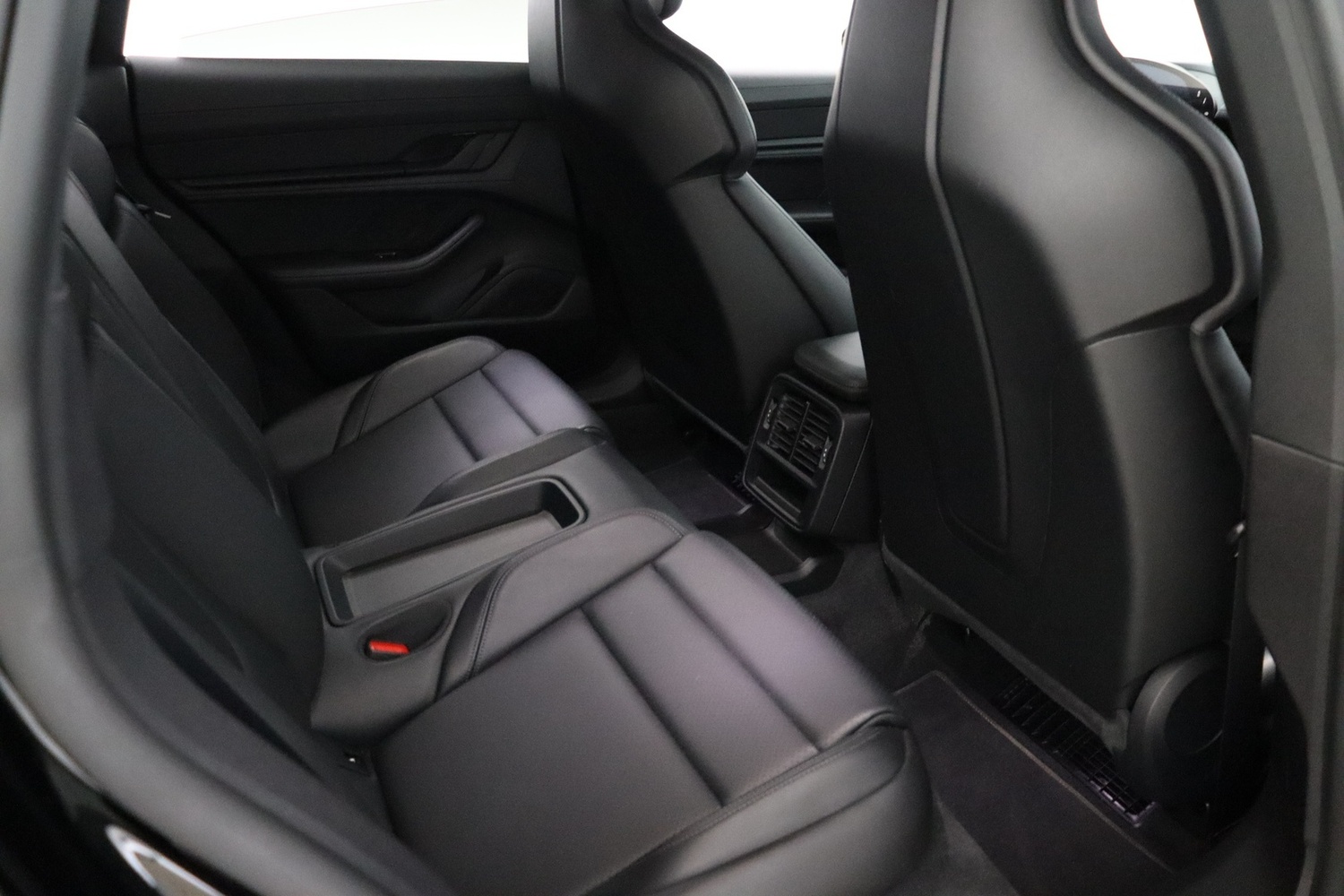 Porsche Taycan vaihtoauto