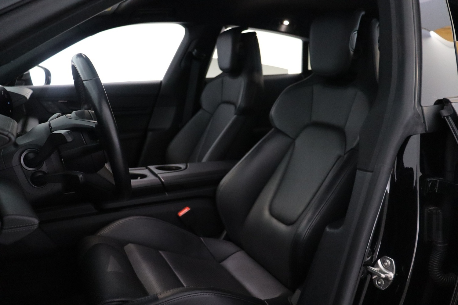 Porsche Taycan vaihtoauto