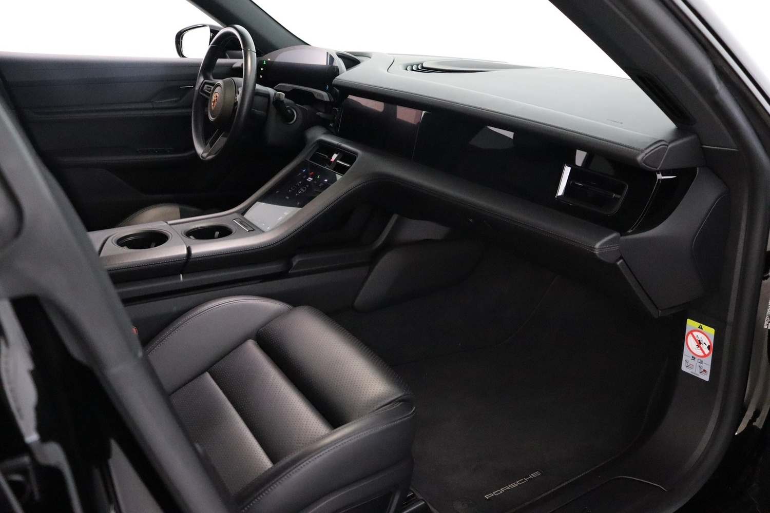 Porsche Taycan vaihtoauto