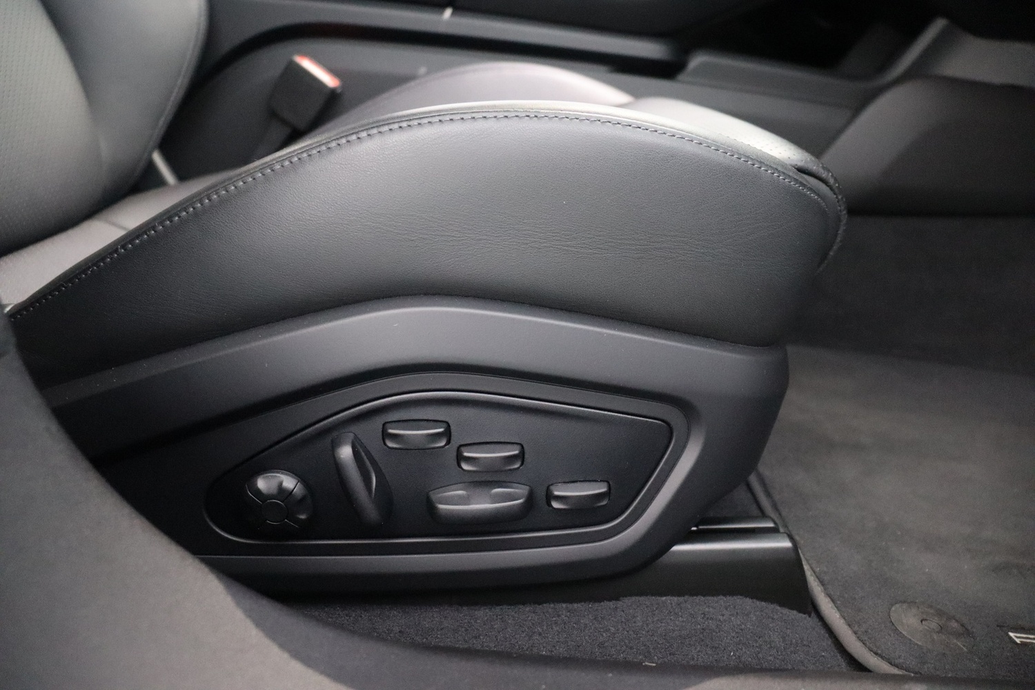 Porsche Taycan vaihtoauto