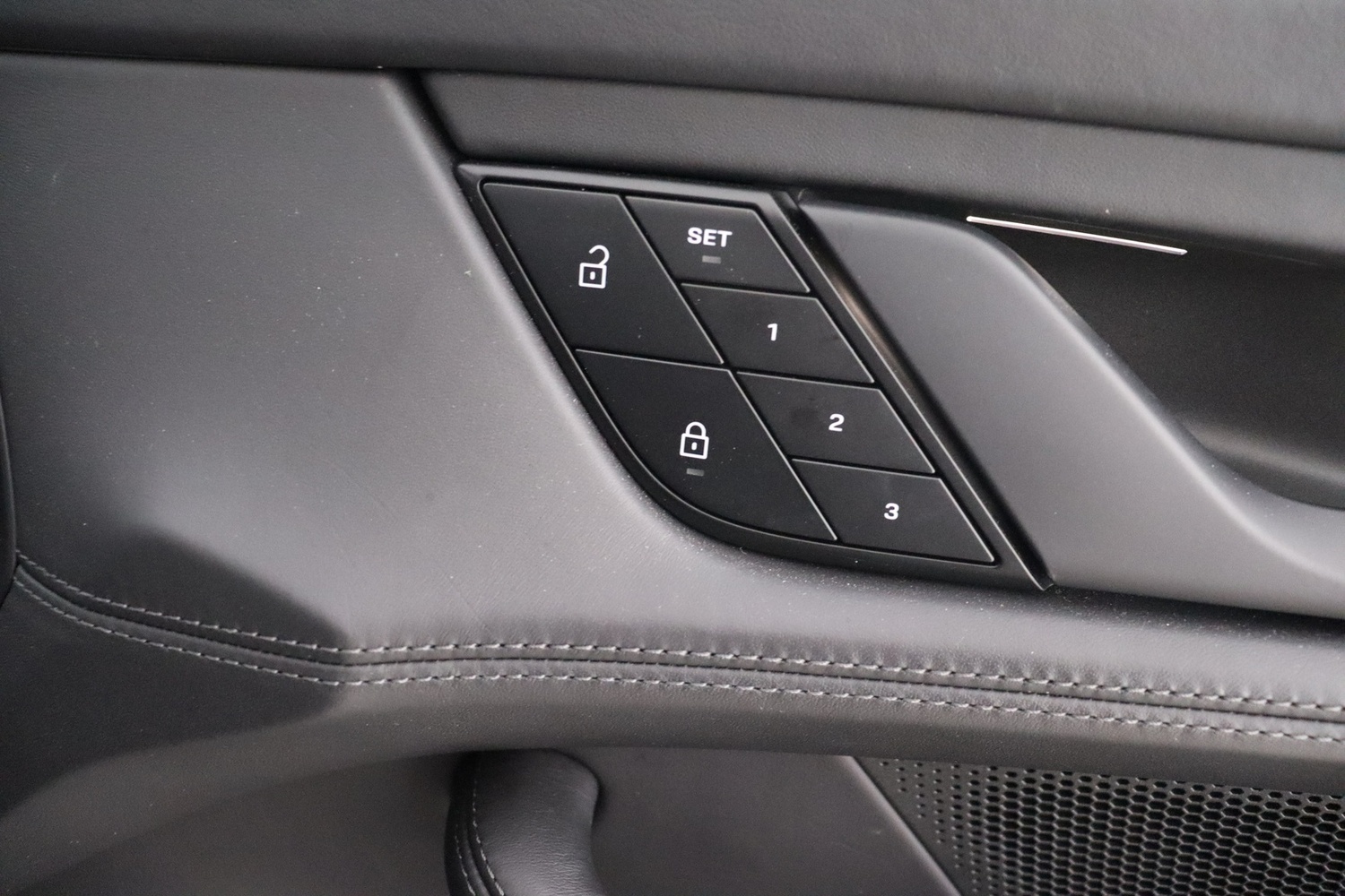 Porsche Taycan vaihtoauto