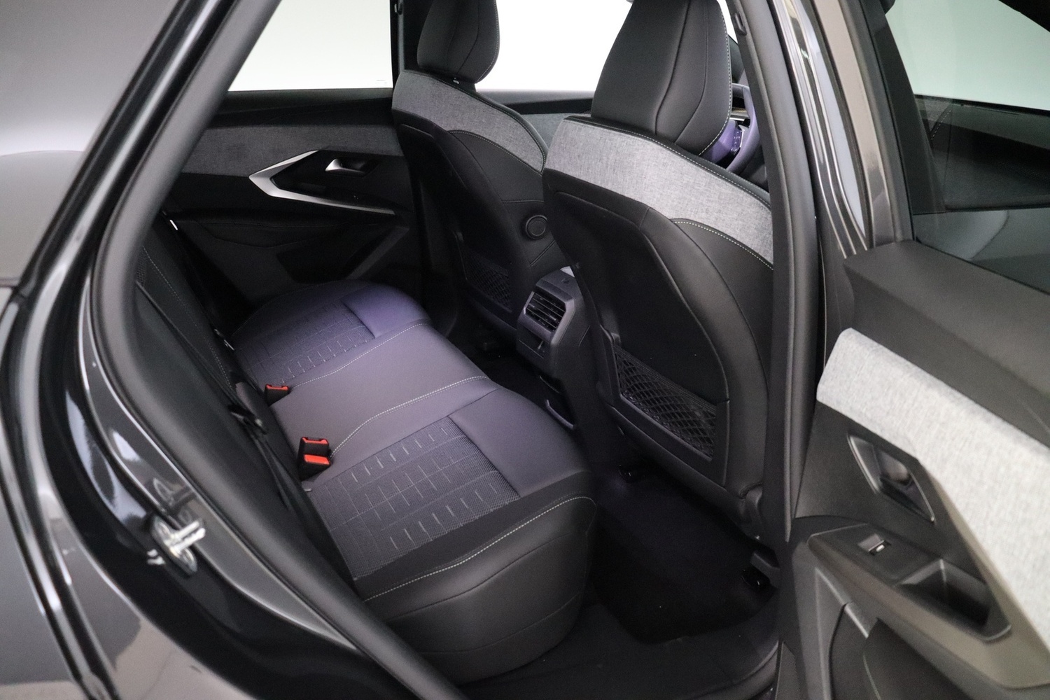 Peugeot E-3008 vaihtoauto