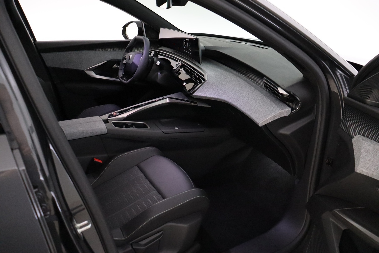 Peugeot E-3008 vaihtoauto
