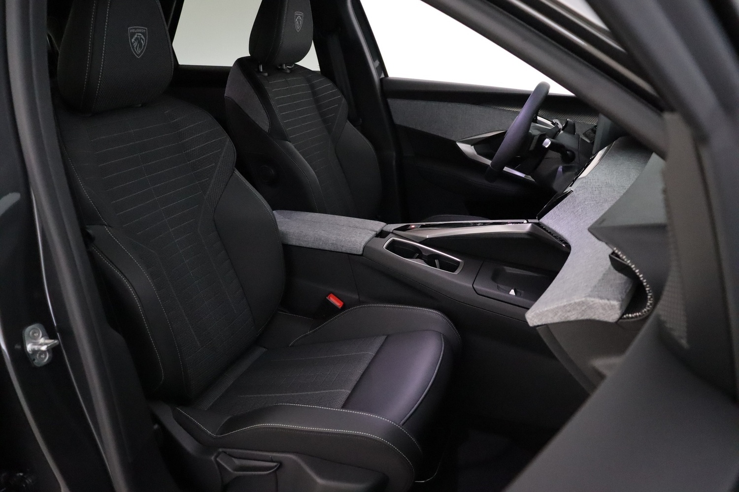 Peugeot E-3008 vaihtoauto