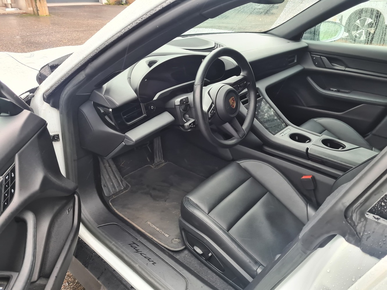 Porsche Taycan vaihtoauto