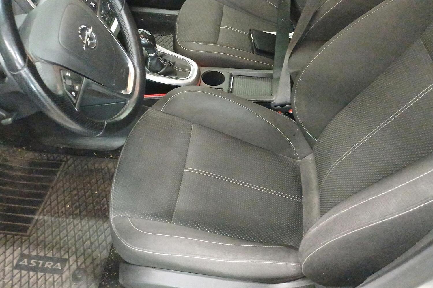 Opel Astra vaihtoauto