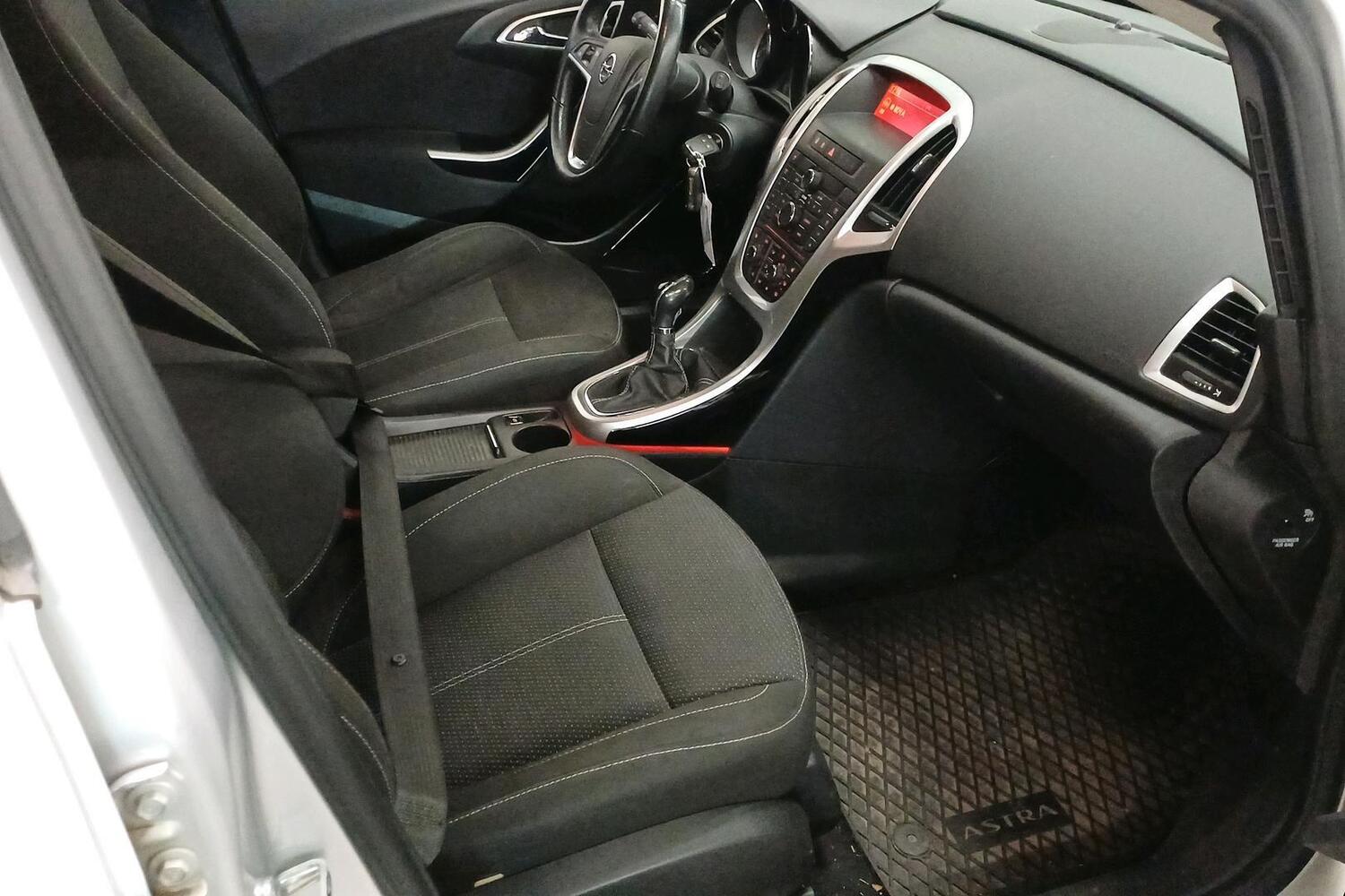 Opel Astra vaihtoauto