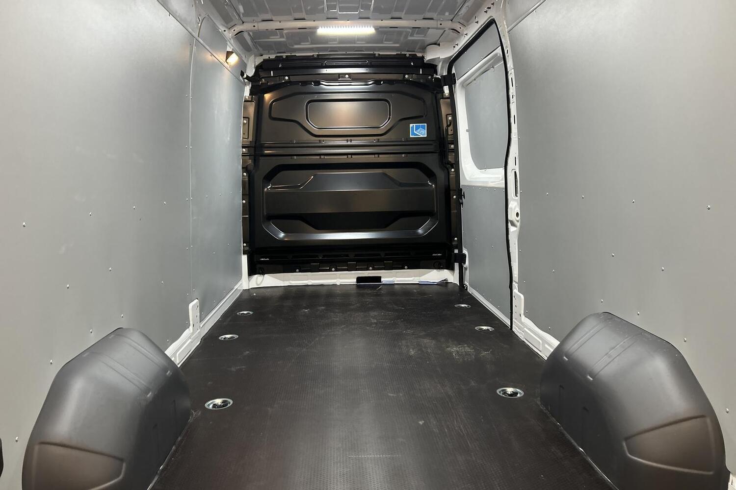 Nissan Interstar vaihtoauto