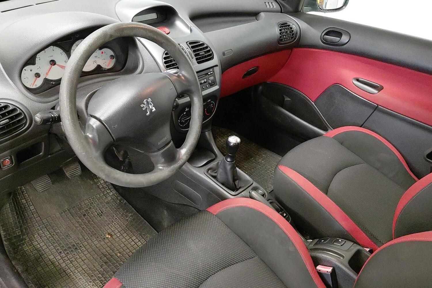 Peugeot 206 vaihtoauto