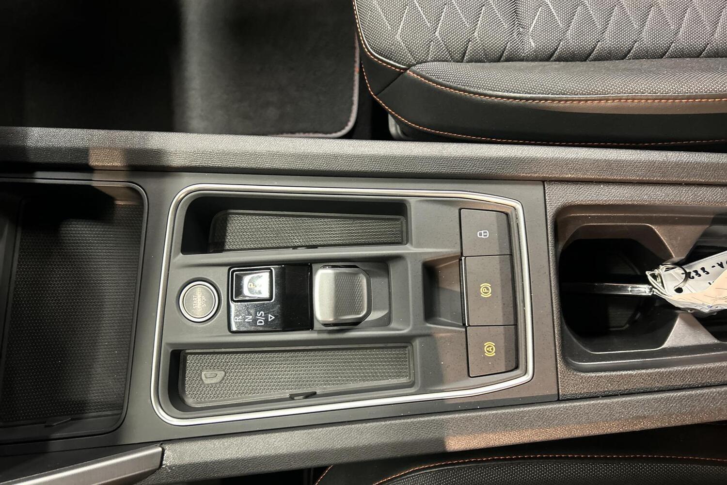 SEAT Leon Sportstourer vaihtoauto