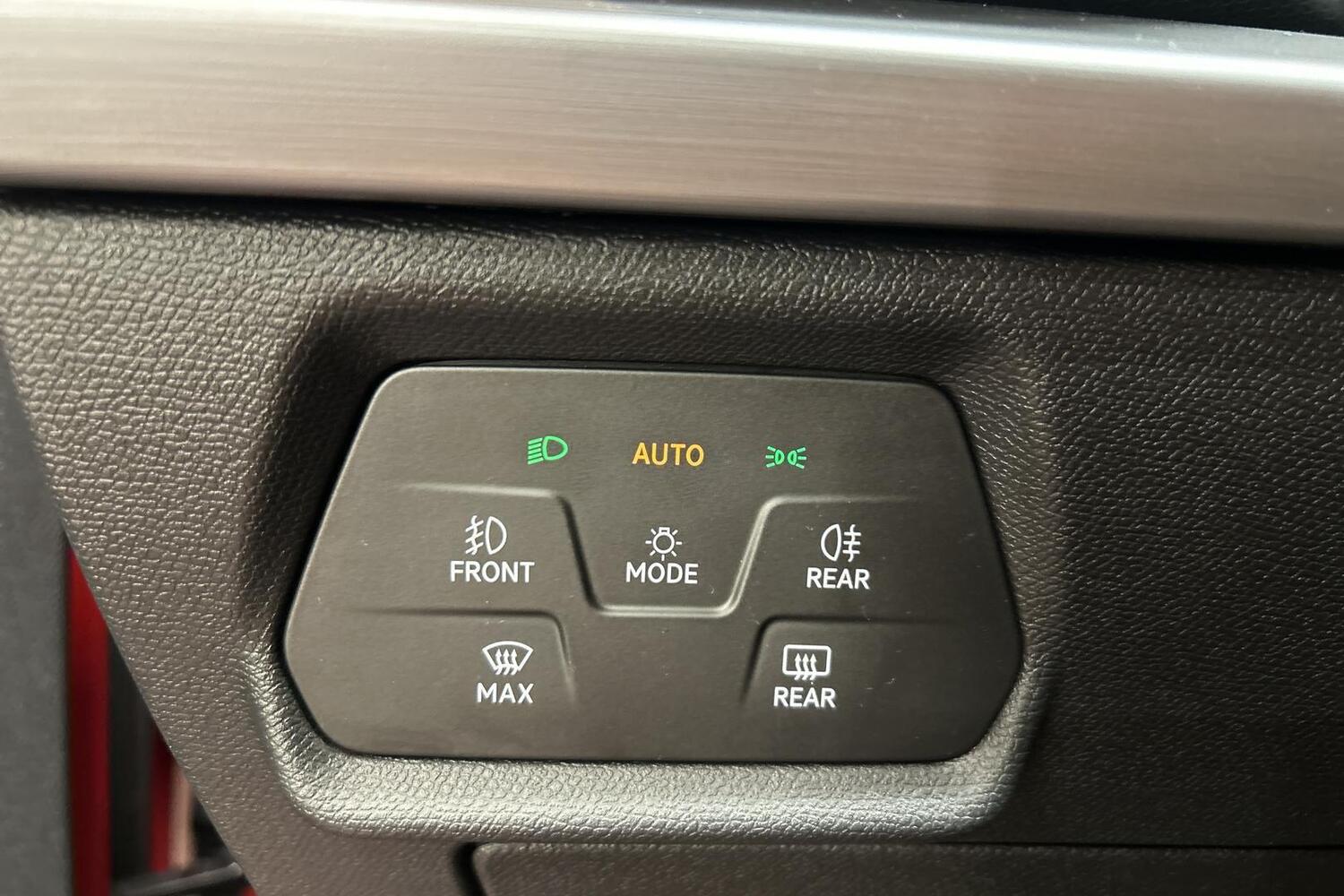 SEAT Leon Sportstourer vaihtoauto