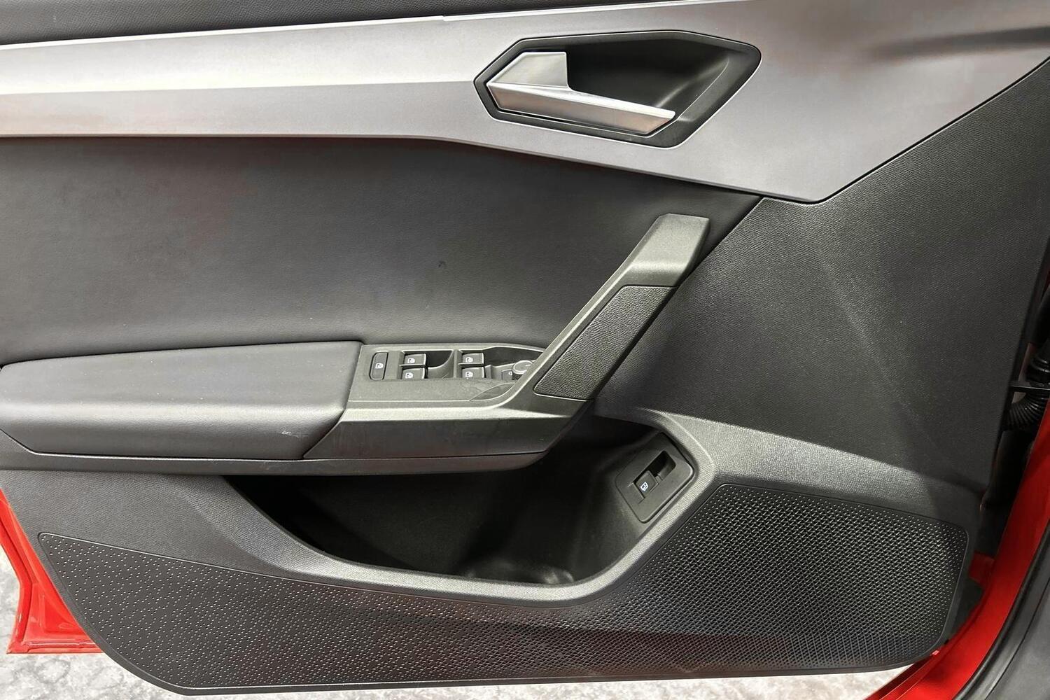 SEAT Leon Sportstourer vaihtoauto