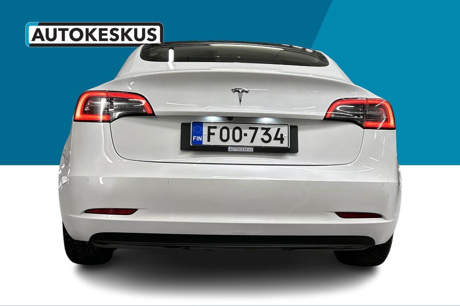 Tesla Model 3 vaihtoauto