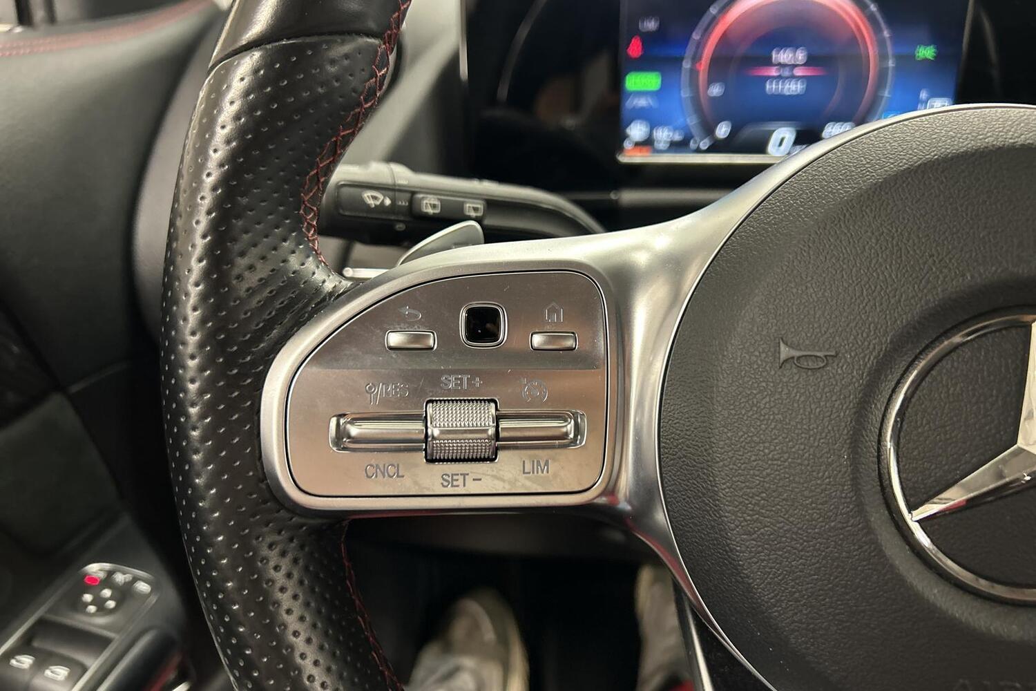 Mercedes-Benz GLA vaihtoauto