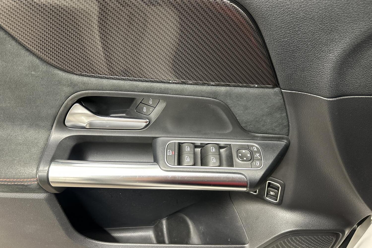 Mercedes-Benz GLA vaihtoauto