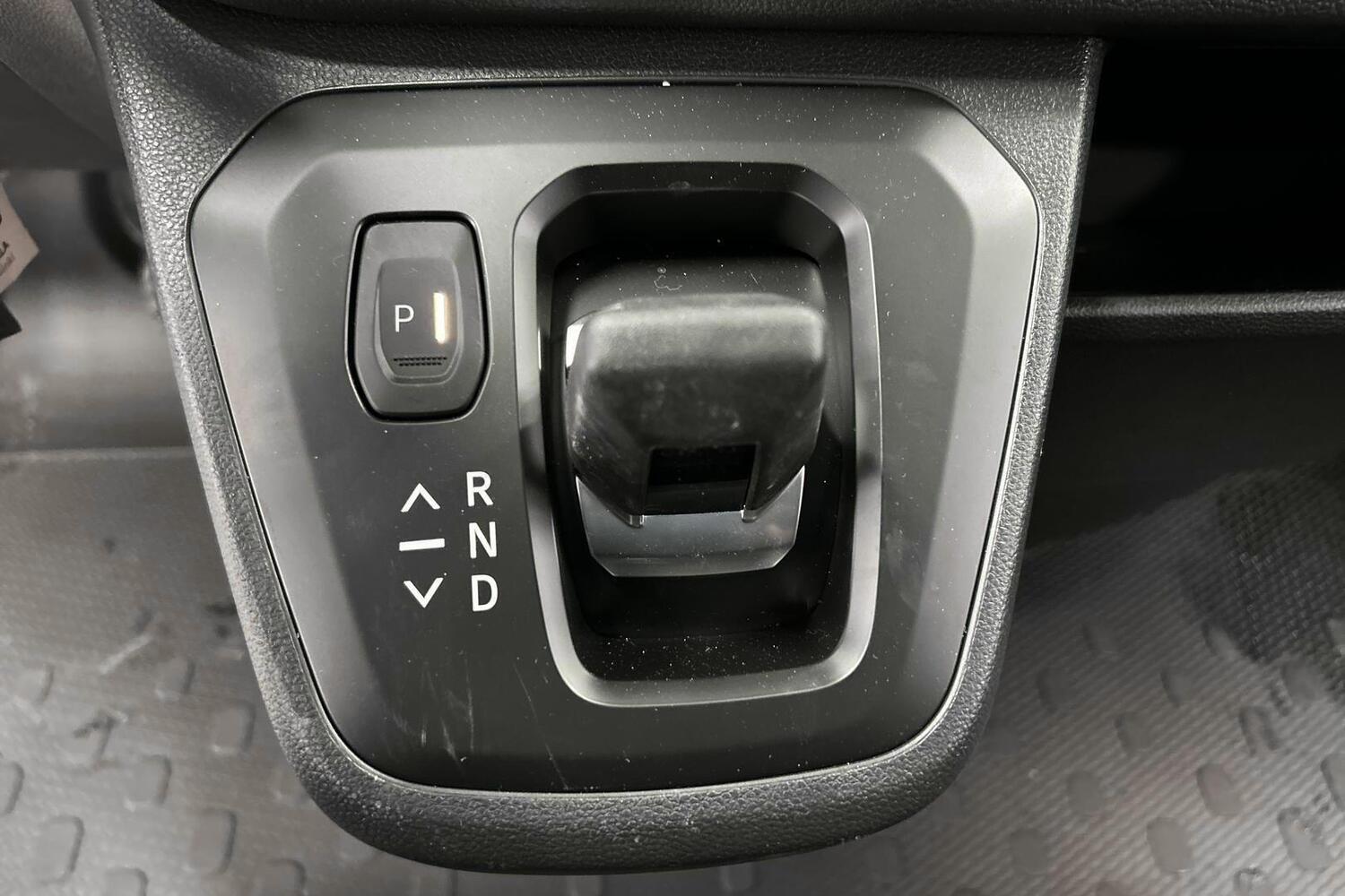 Nissan Primastar vaihtoauto