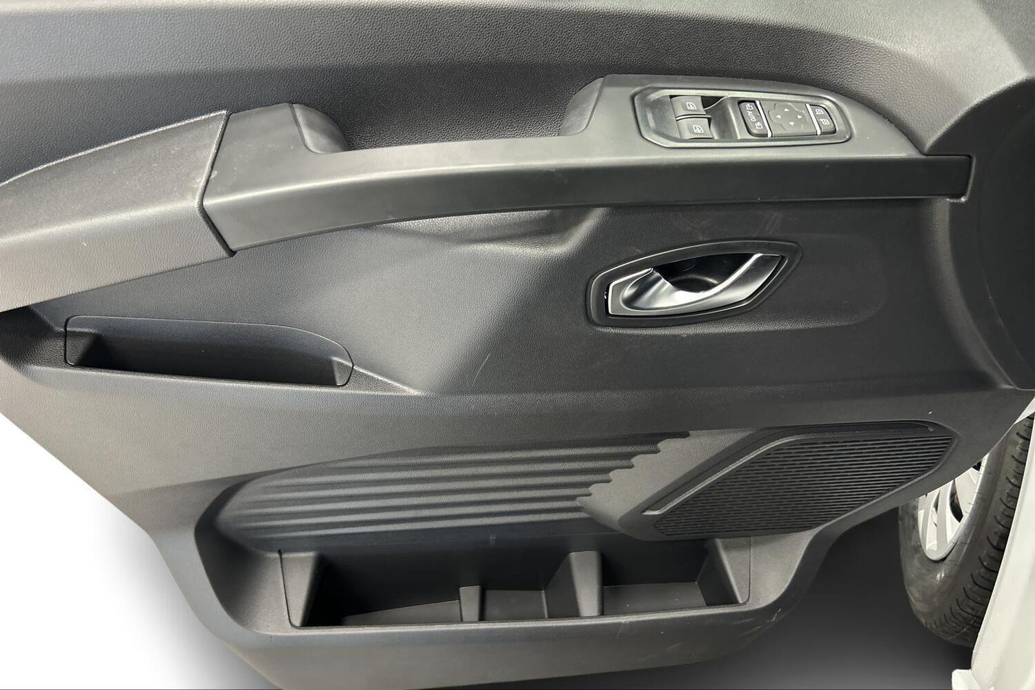 Nissan Primastar vaihtoauto