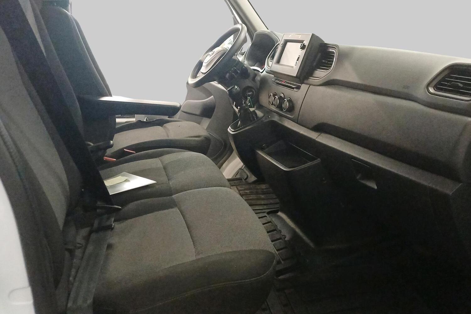 Nissan Interstar vaihtoauto