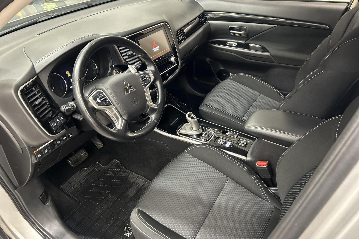 Mitsubishi Outlander PHEV vaihtoauto