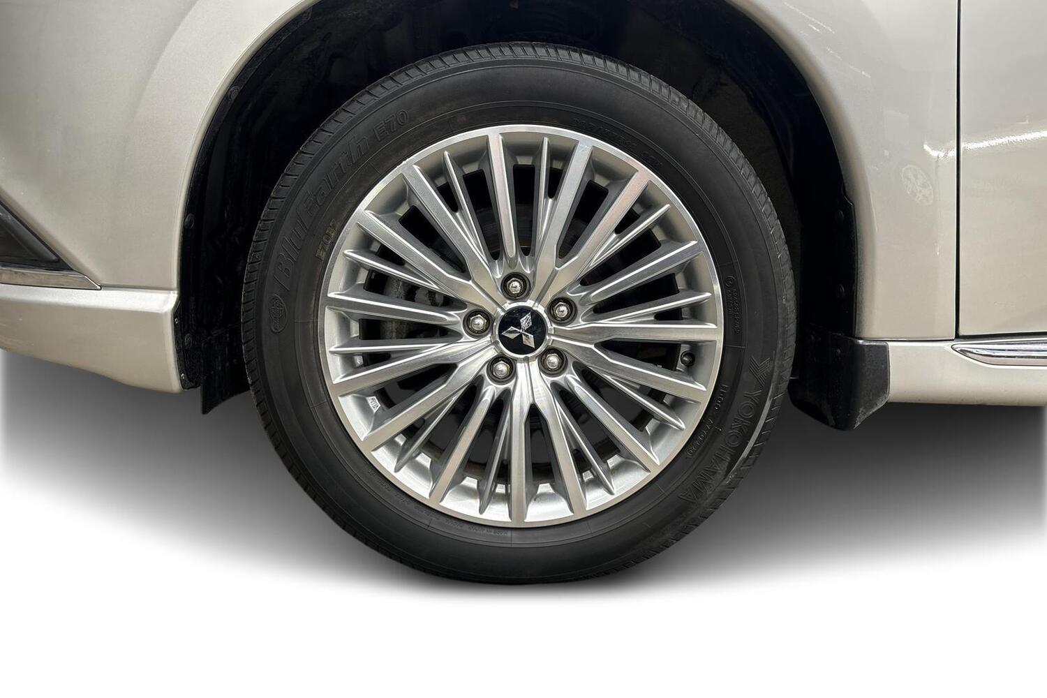 Mitsubishi Outlander PHEV vaihtoauto