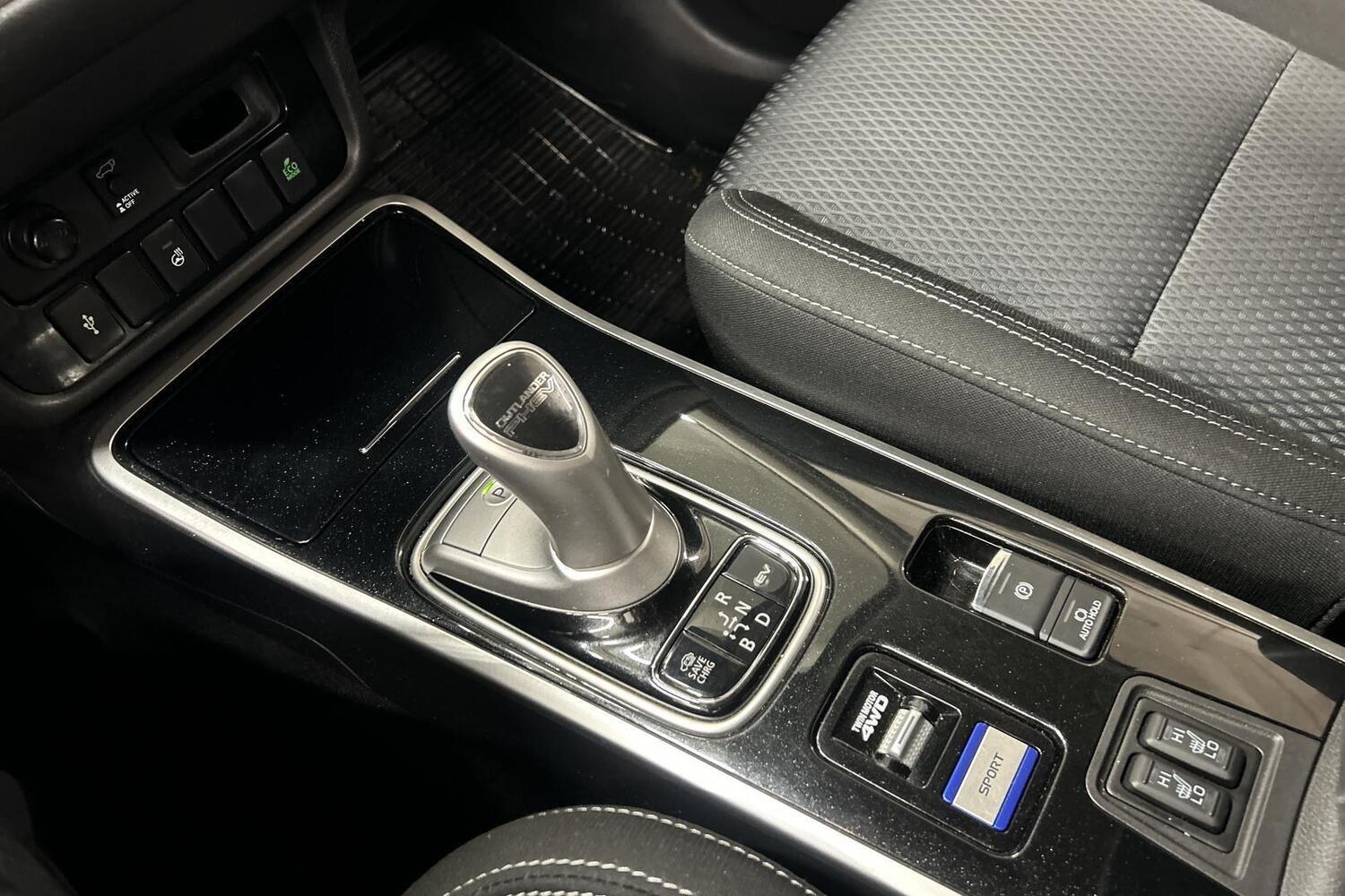 Mitsubishi Outlander PHEV vaihtoauto