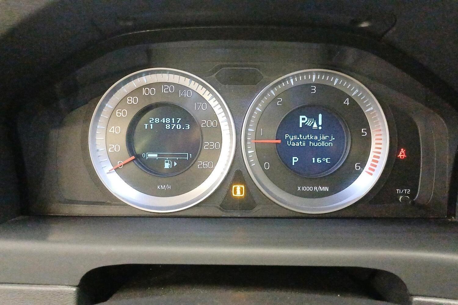 Volvo V70 vaihtoauto