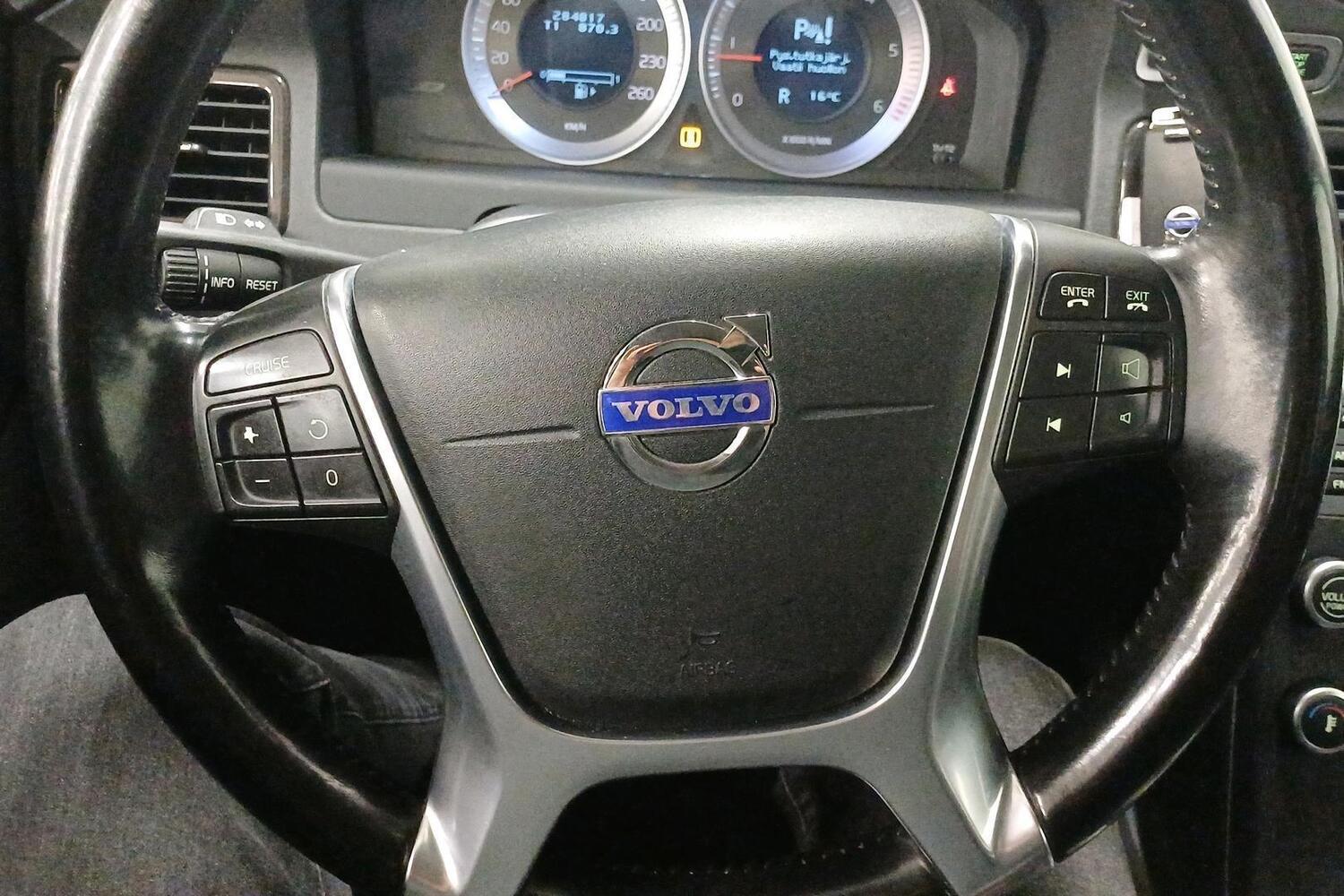 Volvo V70 vaihtoauto
