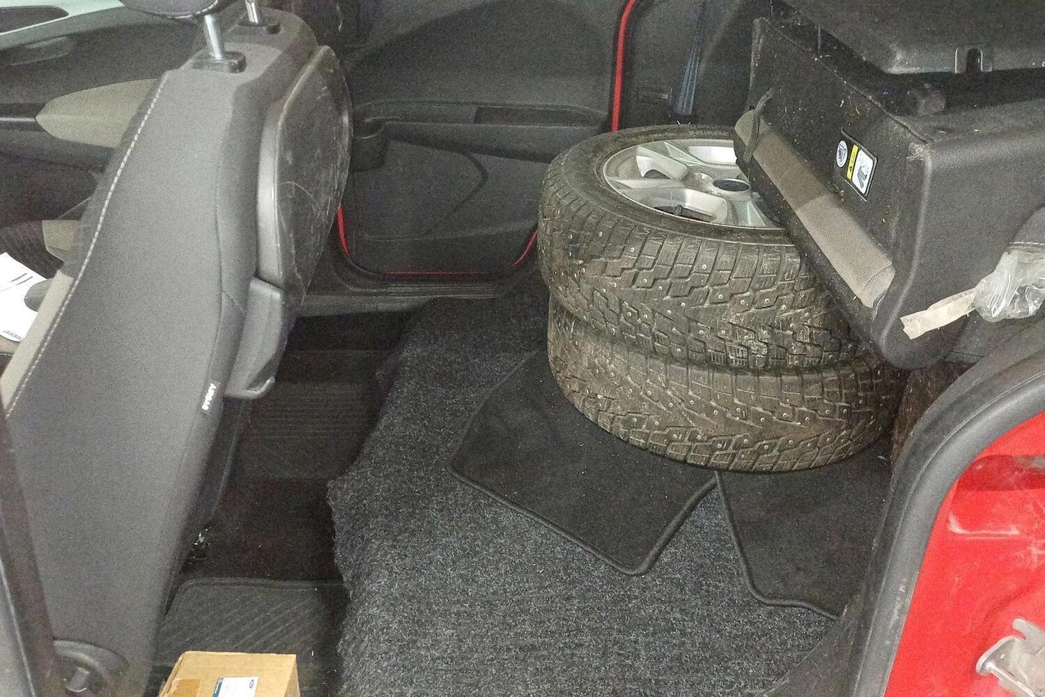 Ford Tourneo Courier vaihtoauto
