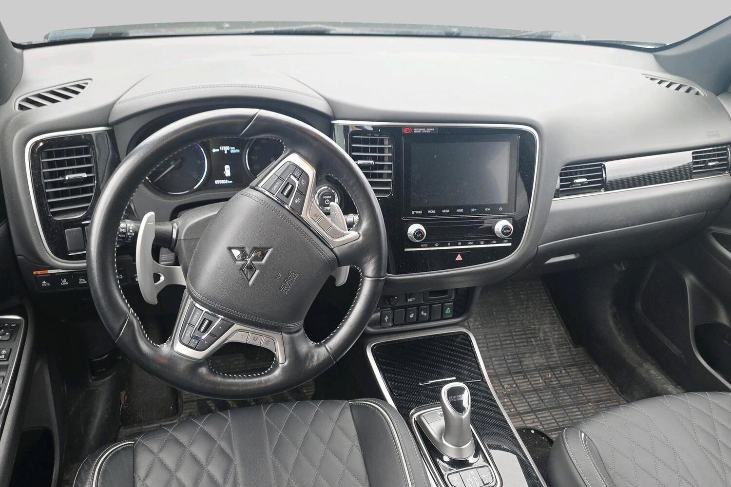 Mitsubishi Outlander PHEV vaihtoauto