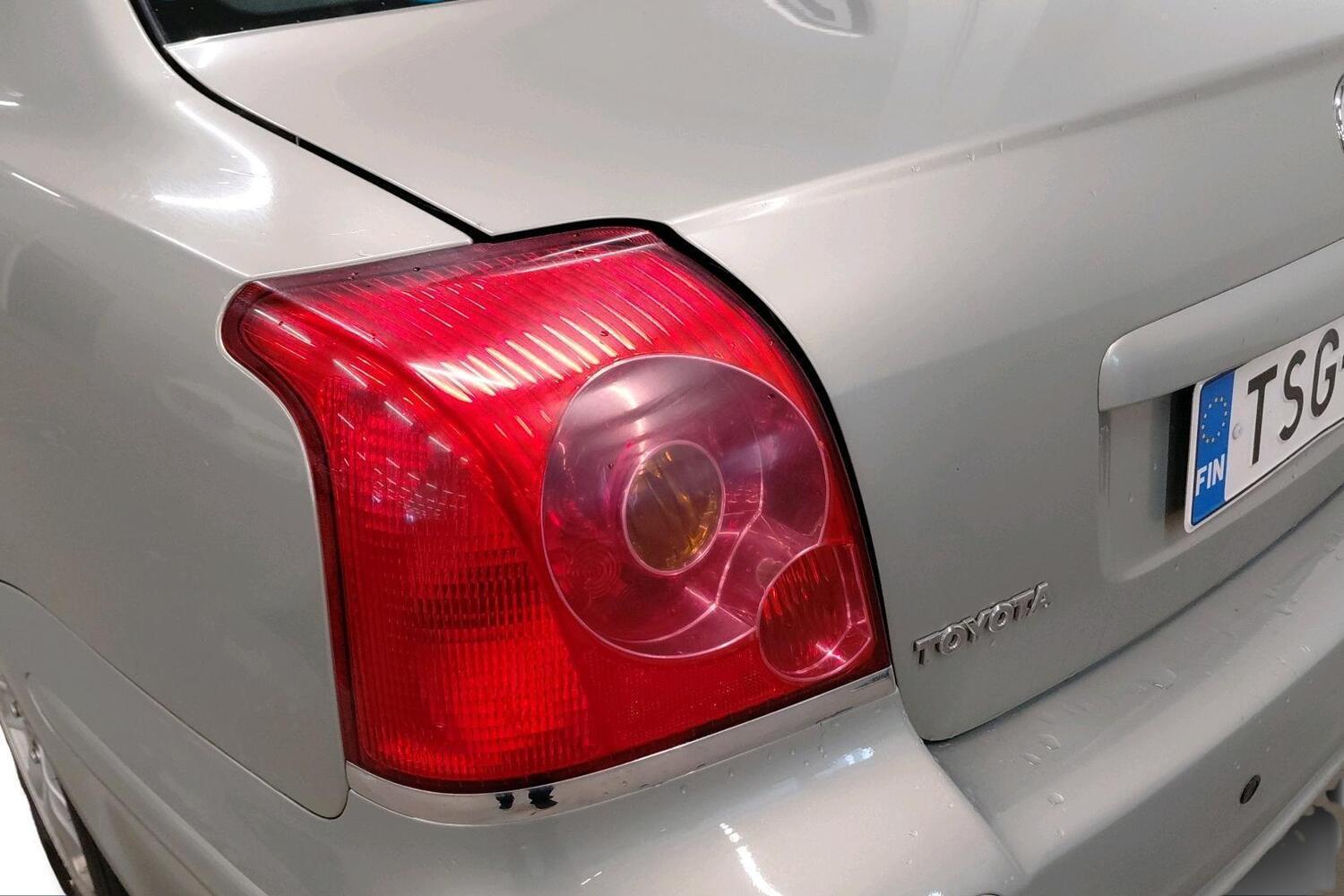 Toyota Avensis vaihtoauto