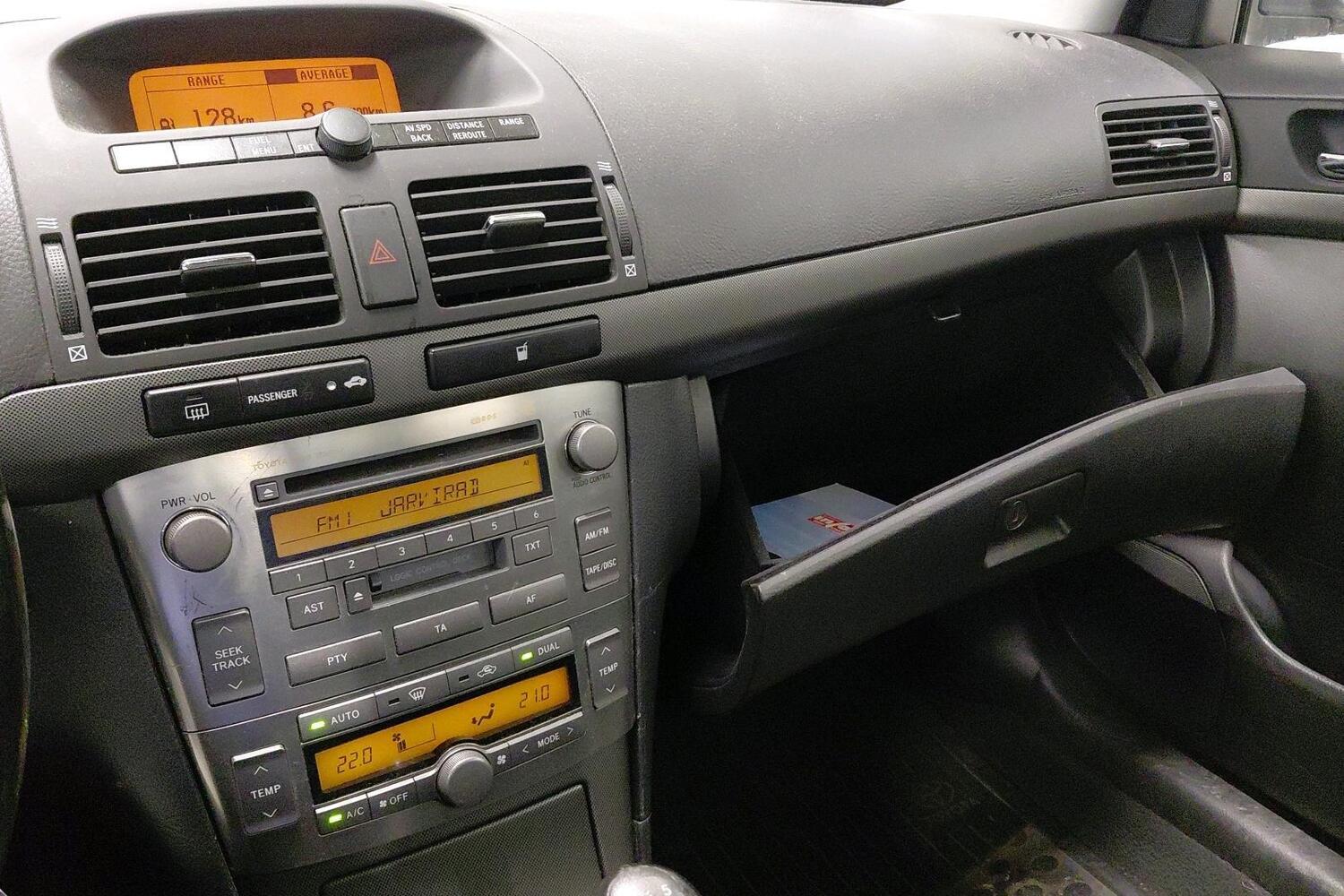 Toyota Avensis vaihtoauto