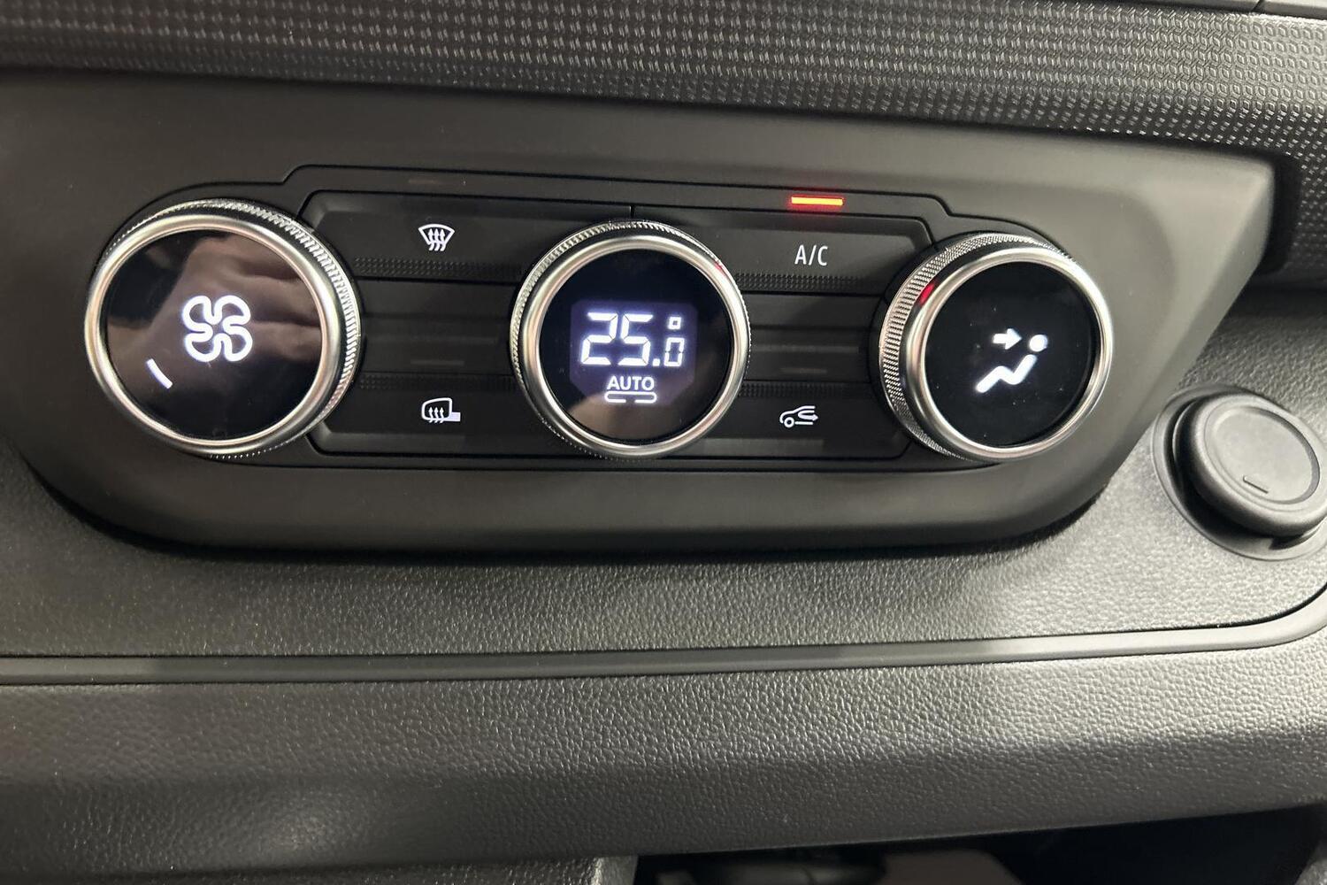 Nissan Primastar vaihtoauto