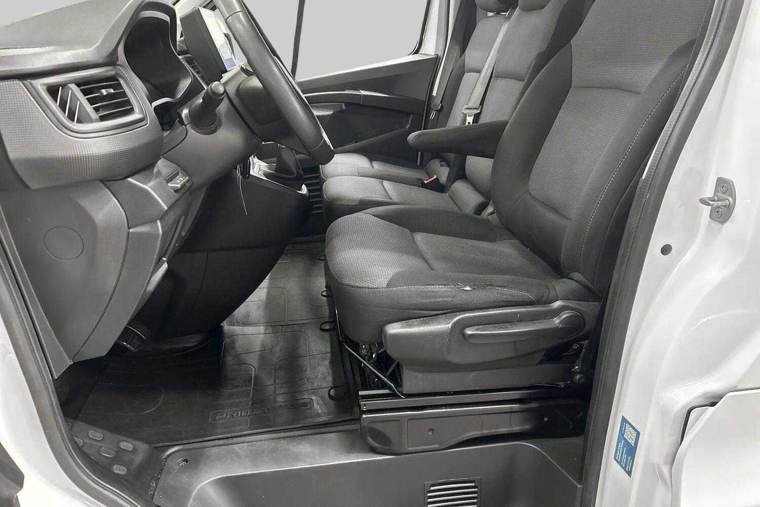 Nissan Primastar vaihtoauto