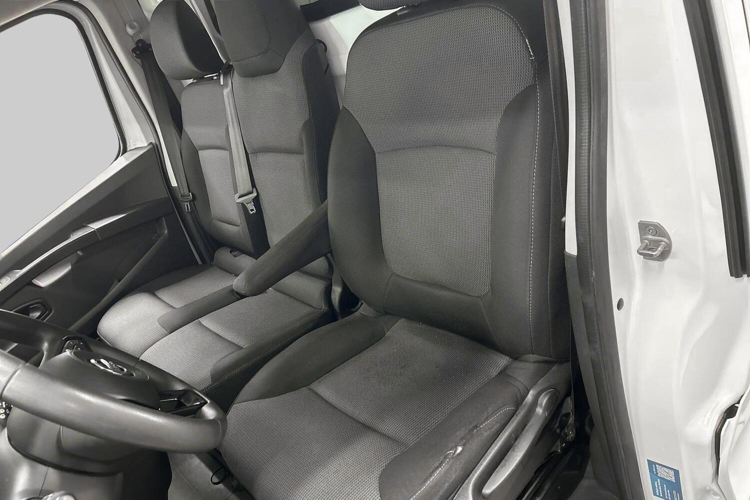 Nissan Primastar vaihtoauto