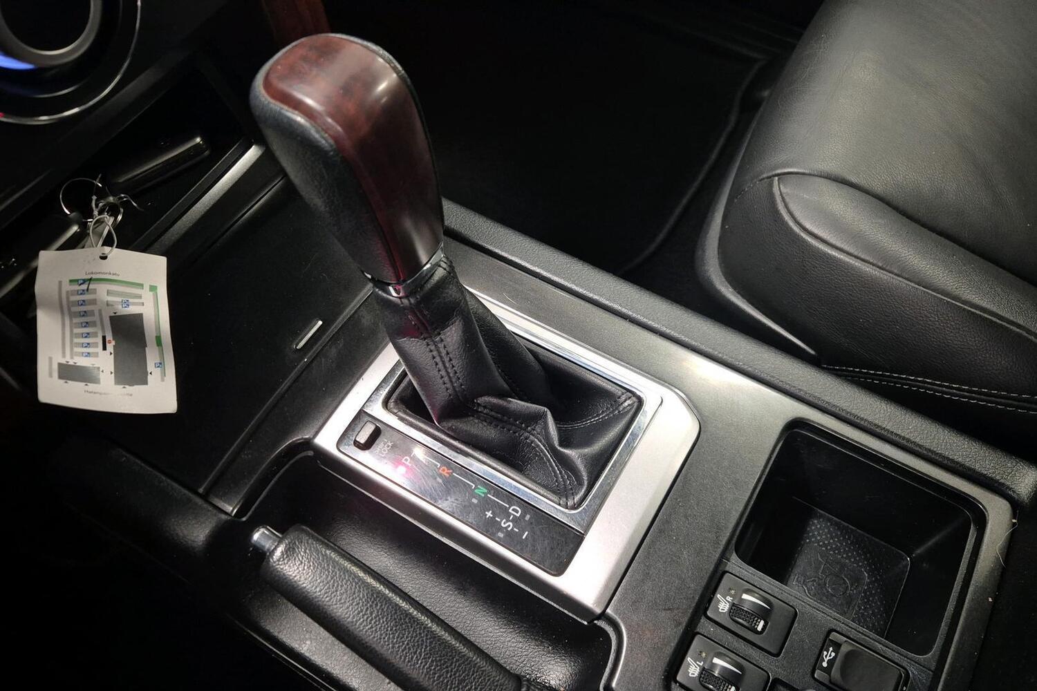 Toyota Land Cruiser vaihtoauto