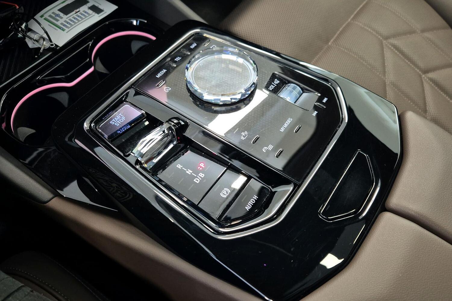 BMW i5 vaihtoauto