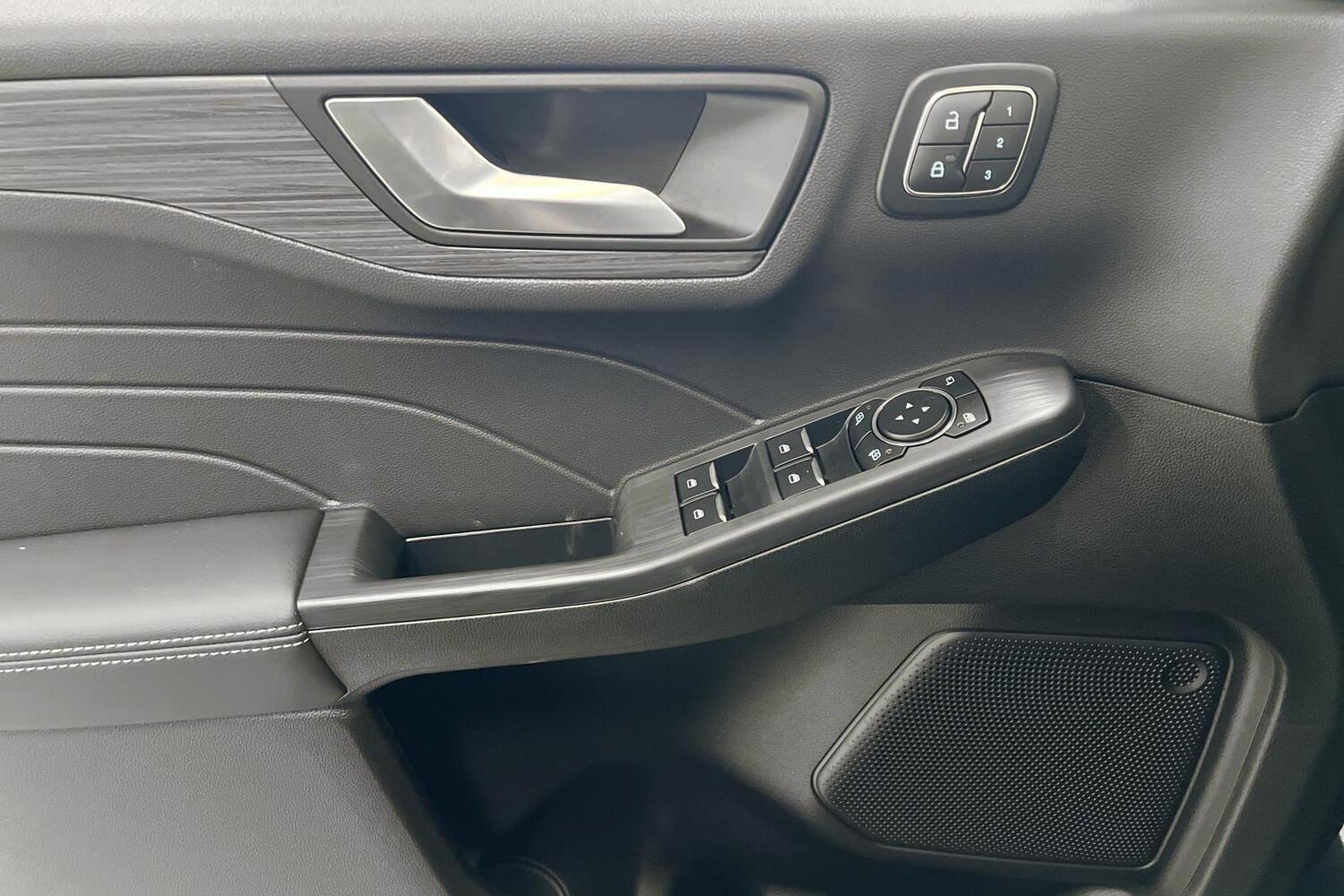 Ford Kuga vaihtoauto