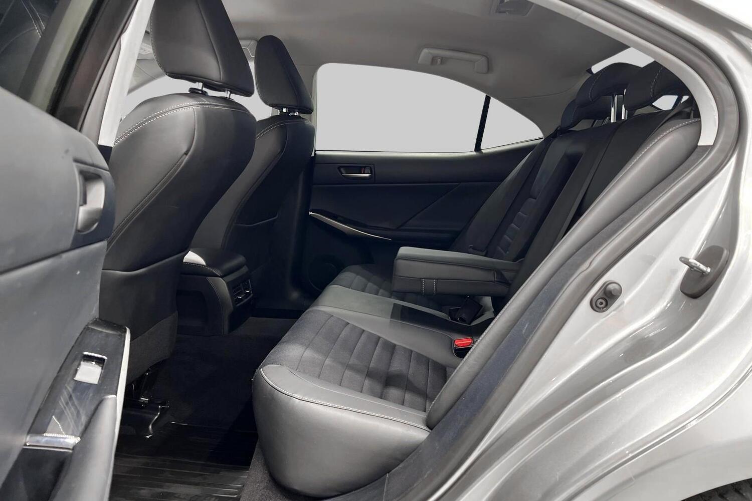 Lexus IS vaihtoauto