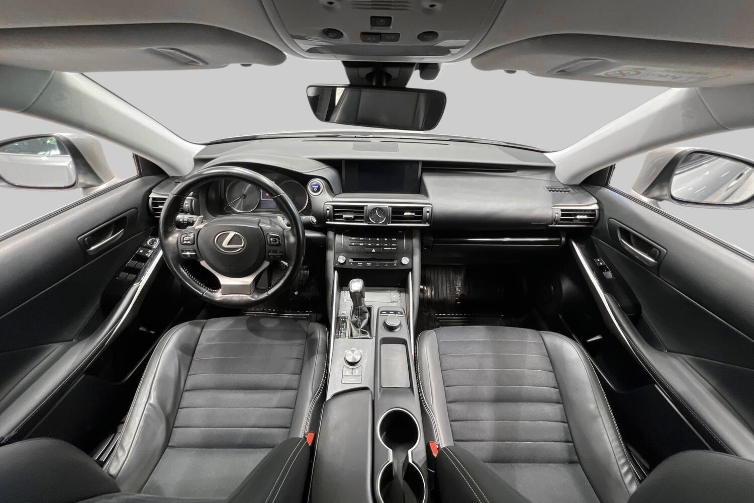 Lexus IS vaihtoauto