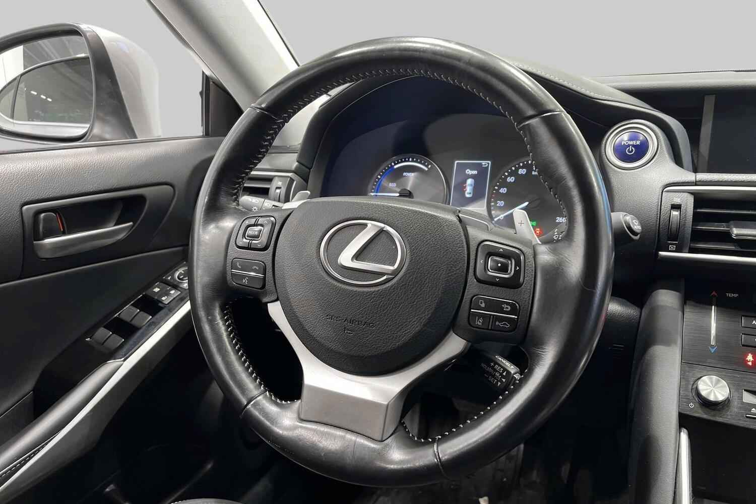 Lexus IS vaihtoauto