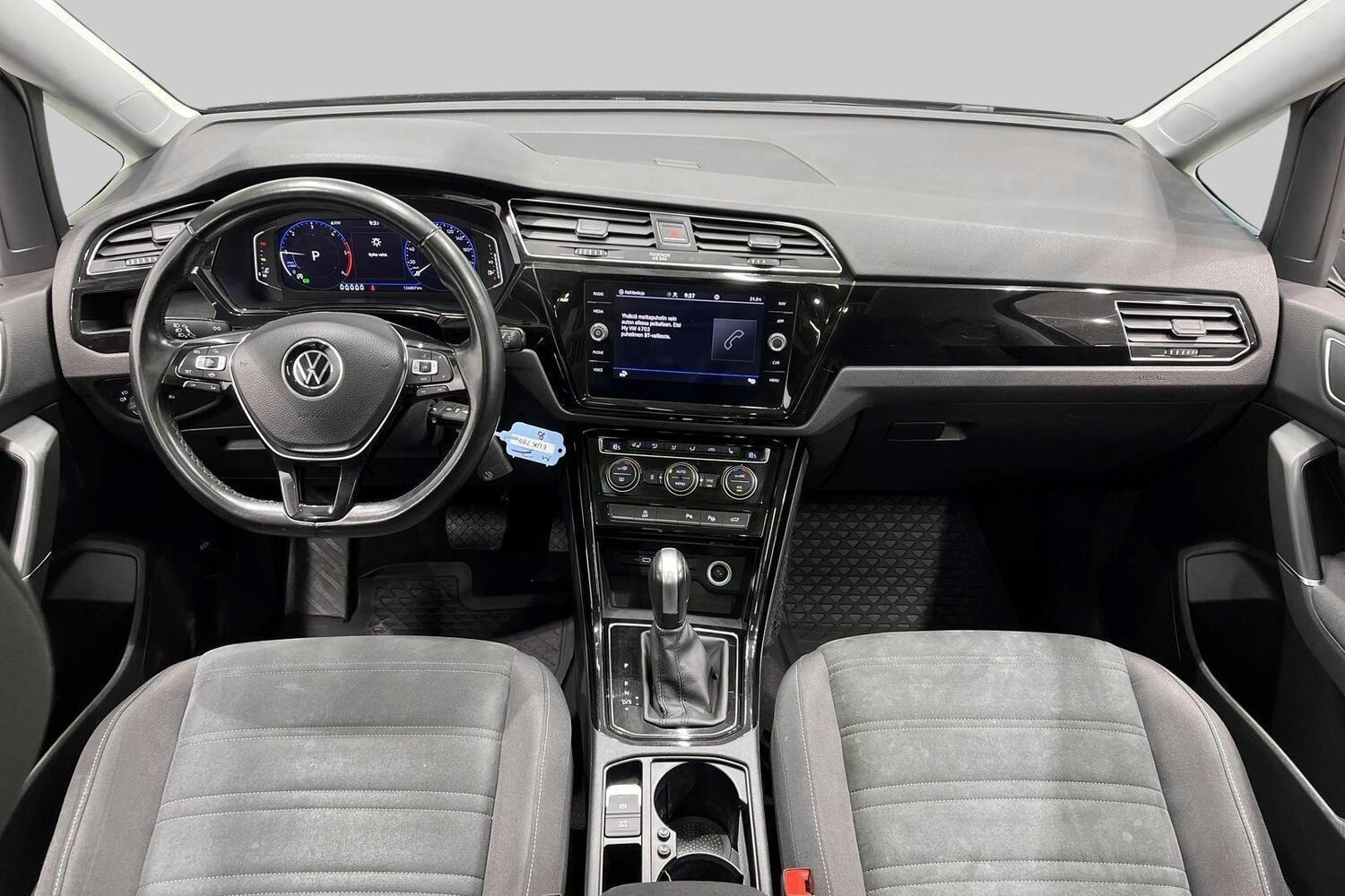 Volkswagen Touran vaihtoauto