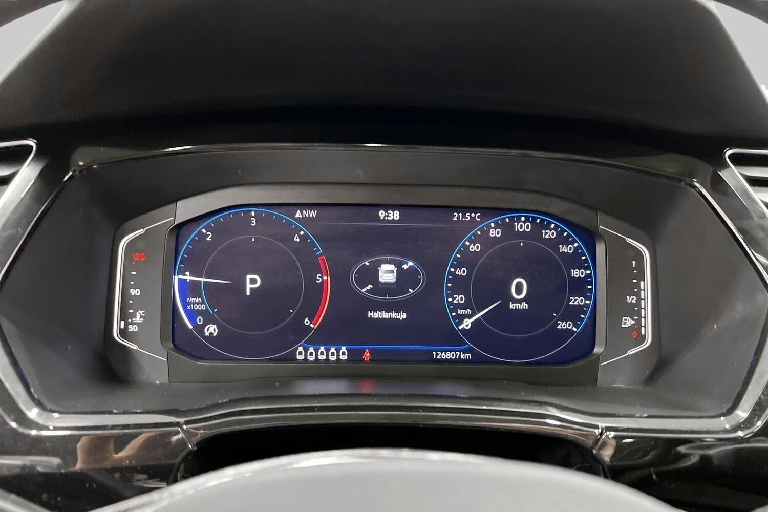 Volkswagen Touran vaihtoauto