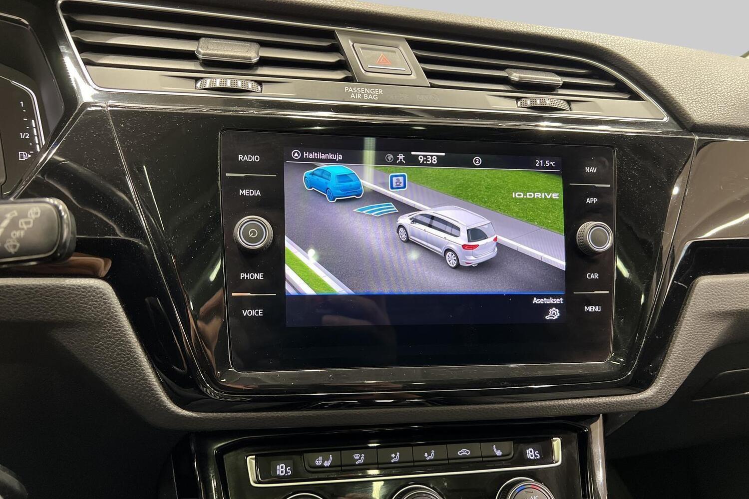 Volkswagen Touran vaihtoauto